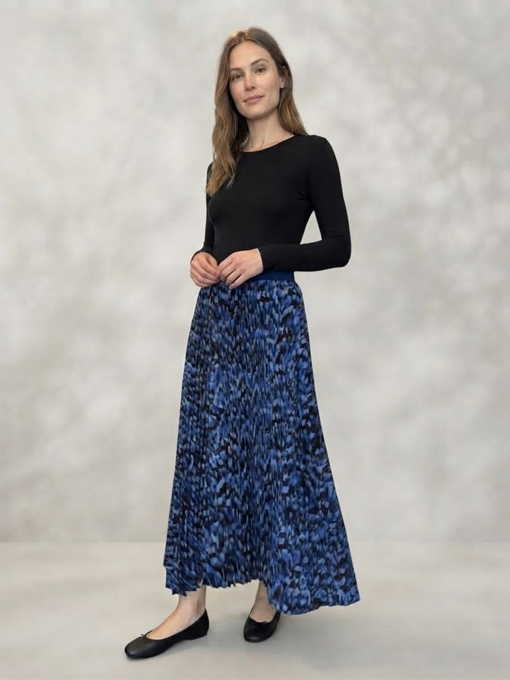 Uniqlo:CBlue Patterned Pleated Maxi Skirt - Sz M